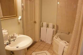 Tattingstone 4* Wolfville